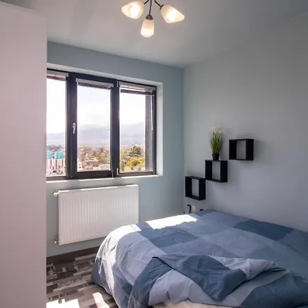 Mountain View 1 + Parking *